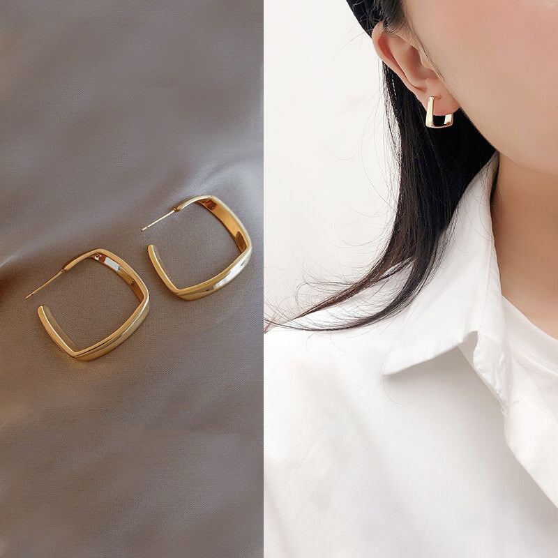 New European And American Retro Personality Geometric Earrings Female Simple Niche Design High-End Earrings Exaggerated Temperament Earrings