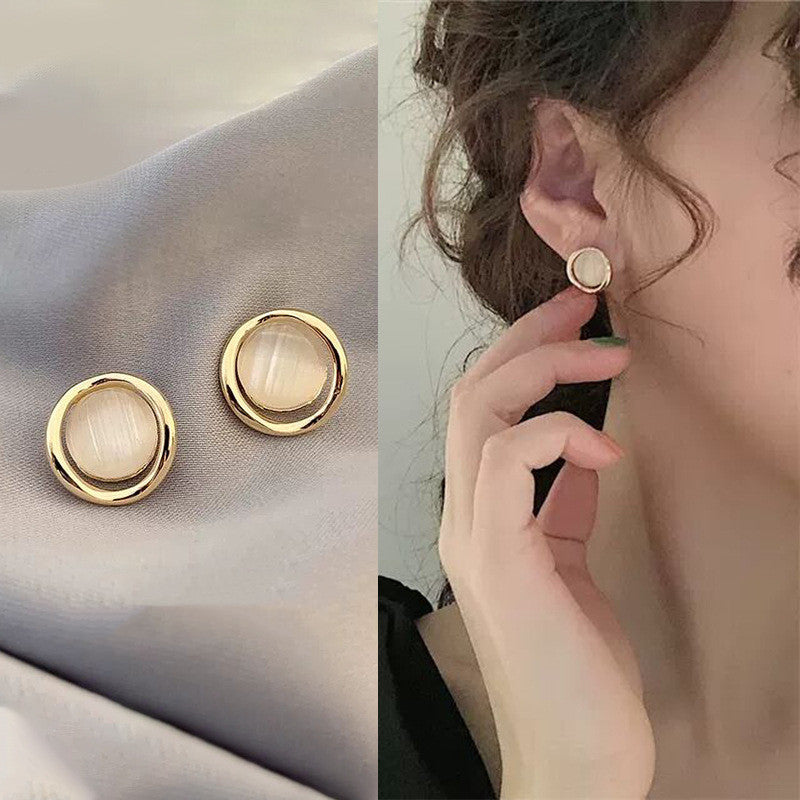New European And American Retro Personality Geometric Earrings Female Simple Niche Design High-End Earrings Exaggerated Temperament Earrings