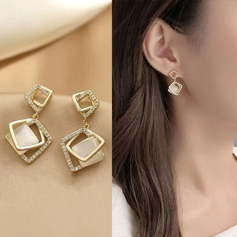New European And American Retro Personality Geometric Earrings Female Simple Niche Design High-End Earrings Exaggerated Temperament Earrings