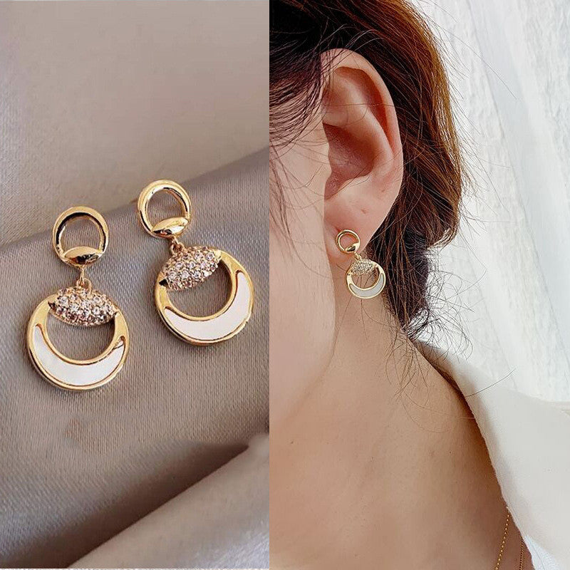 New European And American Retro Personality Geometric Earrings Female Simple Niche Design High-End Earrings Exaggerated Temperament Earrings