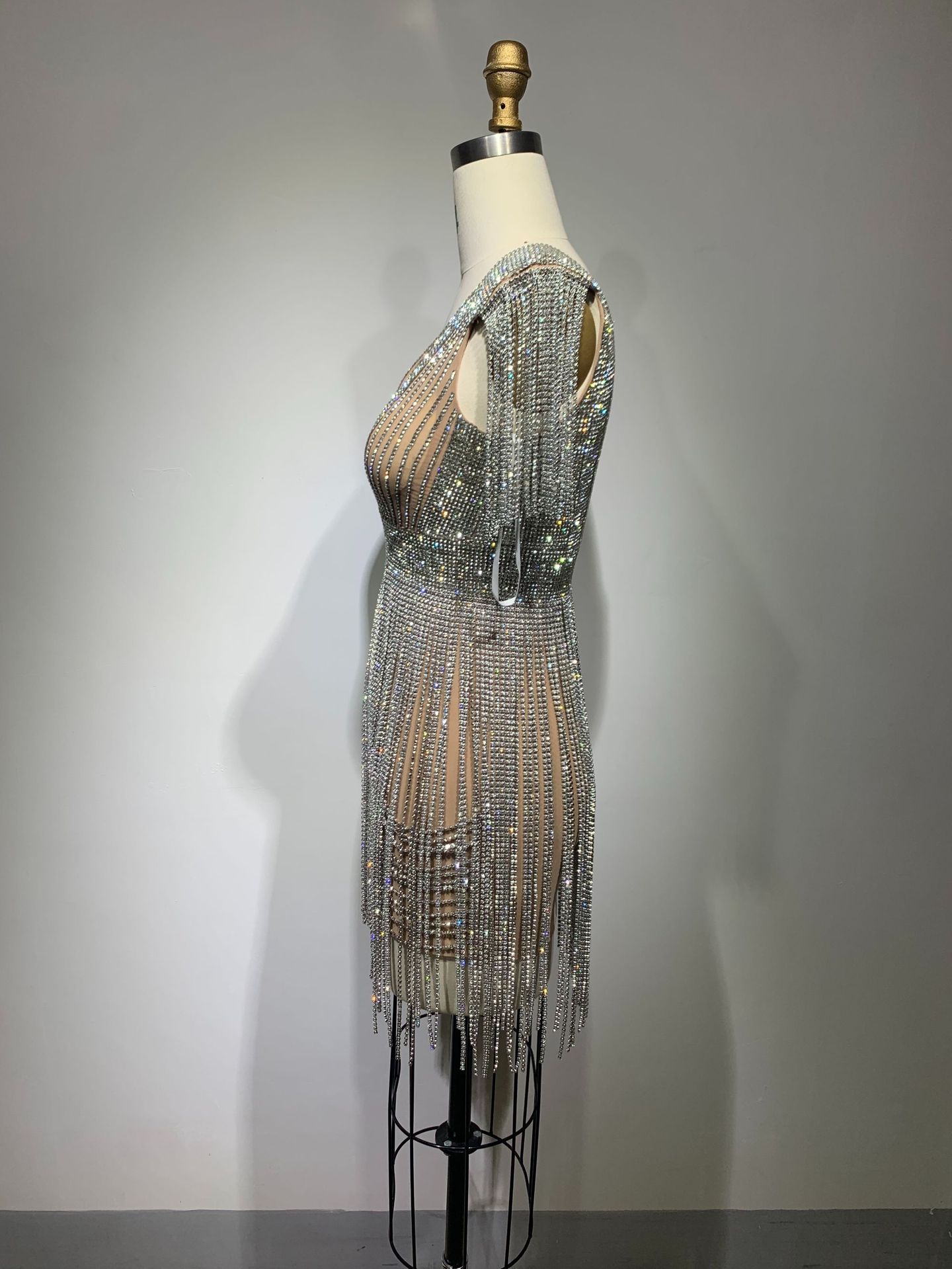 New Low Cut Tassel Hollow-out Tight Niche Diamond Sheath High Quality Dress