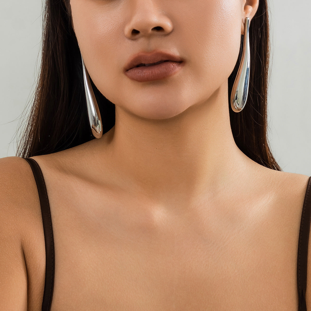 Vintage Comma Teardrop Punk Single Earrings