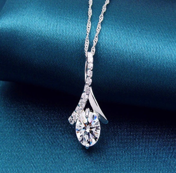 Women's necklace pendant